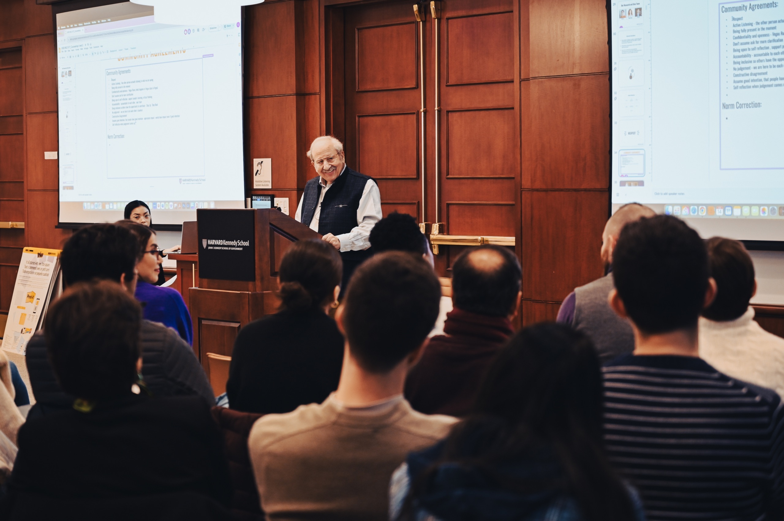 Marshall Ganz giving a lecture to students at the Harvard Kennedy School.